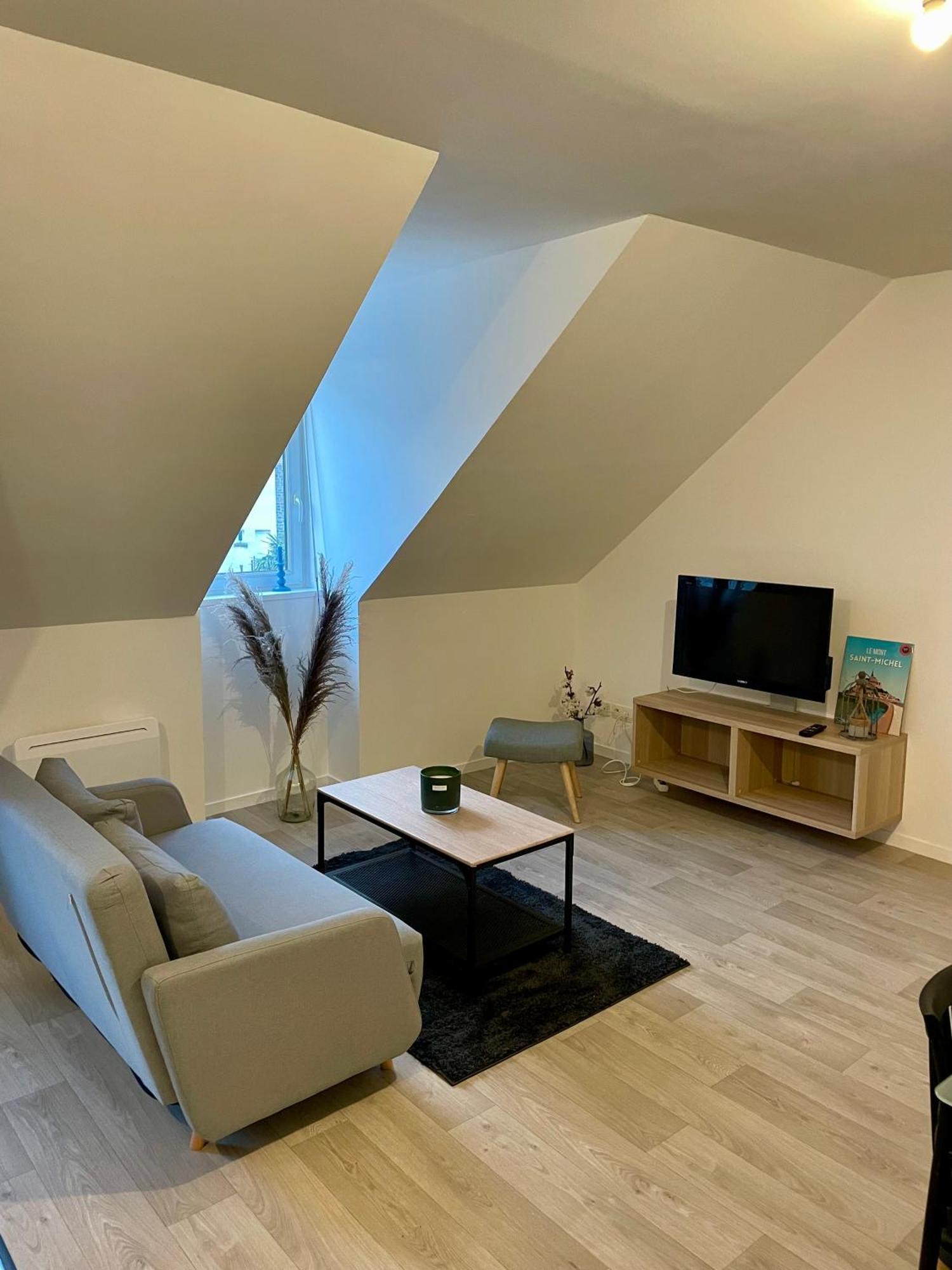 L'Escapade Apartment Fougeres Bagian luar foto